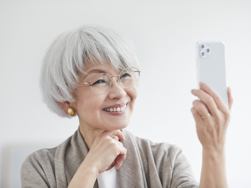 老後の「やることがない」を喜びに変える。スマホ研修から始まる「ゆるいつながり」の作り方