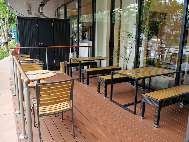 横浜スタジアム側にテラス専用の入口がある（筆者撮影）