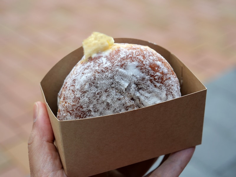 ポンパドウル BASEGATE横浜関内店「生ドーナツ カスタード」（税込475円）（筆者撮影）