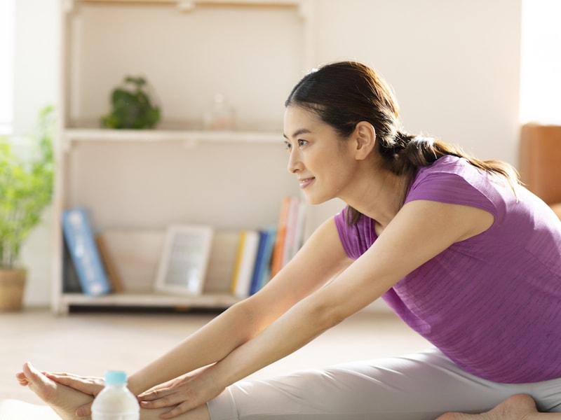 10年で利息にこれだけ差が！ゆうちょ銀行とネット銀行、定期預金に100万円を預けた場合の違い ※画像：amanaimages