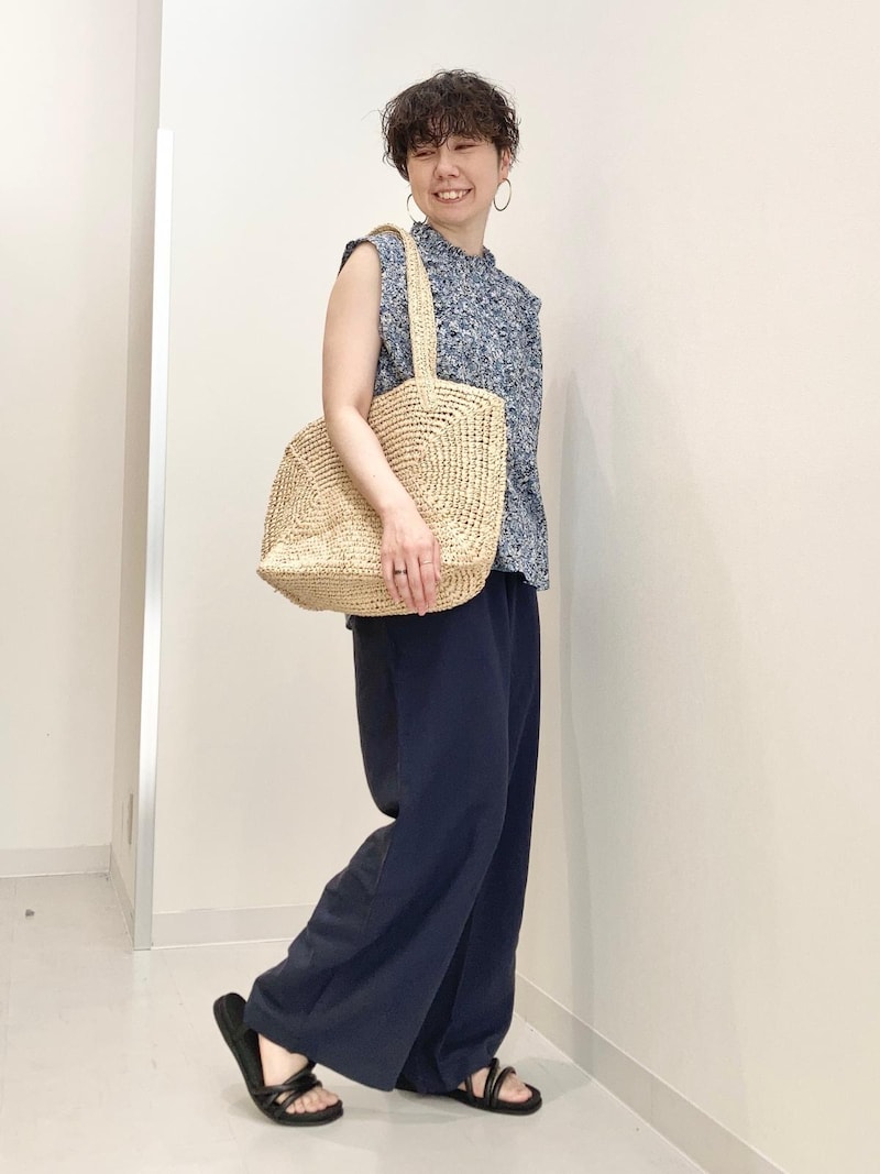 夏らしい素材感で季節感のあるおしゃれコーデに　出典：StyleHint