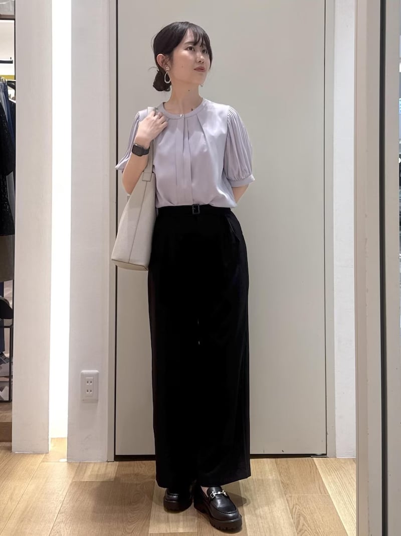 レインシューズもローファータイプなら足もとのおしゃれ度もアップします　出典：WEAR