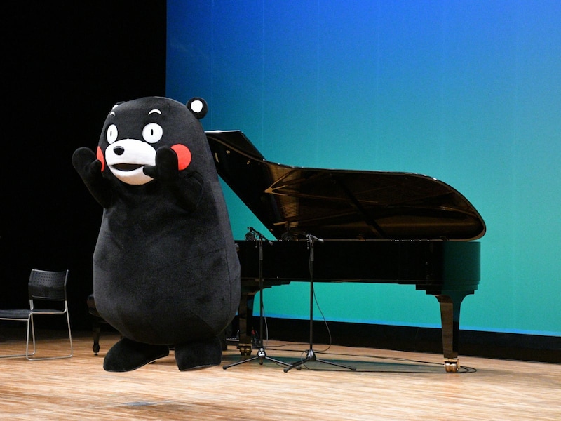 くまモンの登場で場が一気になごんだ