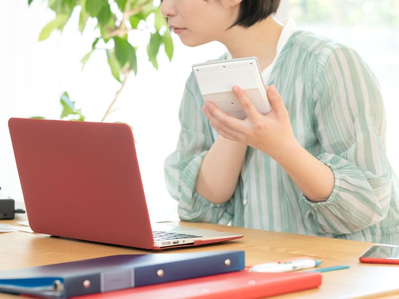 63歳から繰り上げ受給すると、その後の厚生年金保険料は無駄になる？（画像：PIXTA）