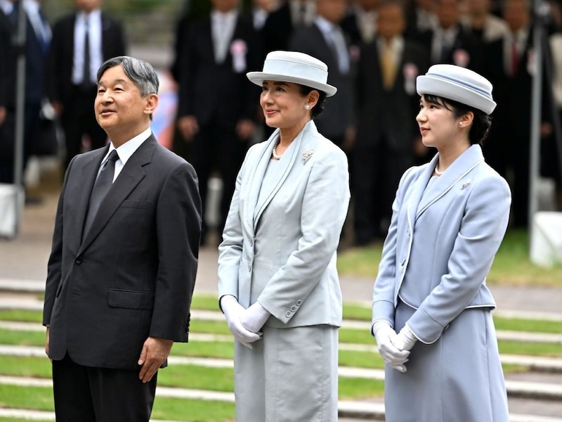 戦後80年 天皇ご一家が長崎訪問 原爆落下中心地碑に供花（写真：工藤 直通/アフロ）