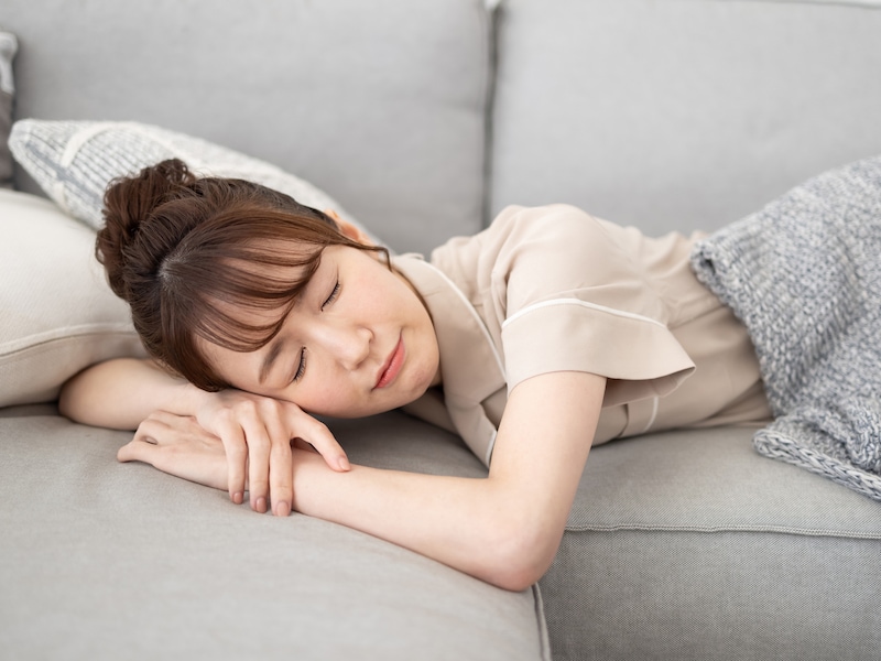 1時間以上の昼寝が健康に与える影響　 ※画像出典：PIXTA