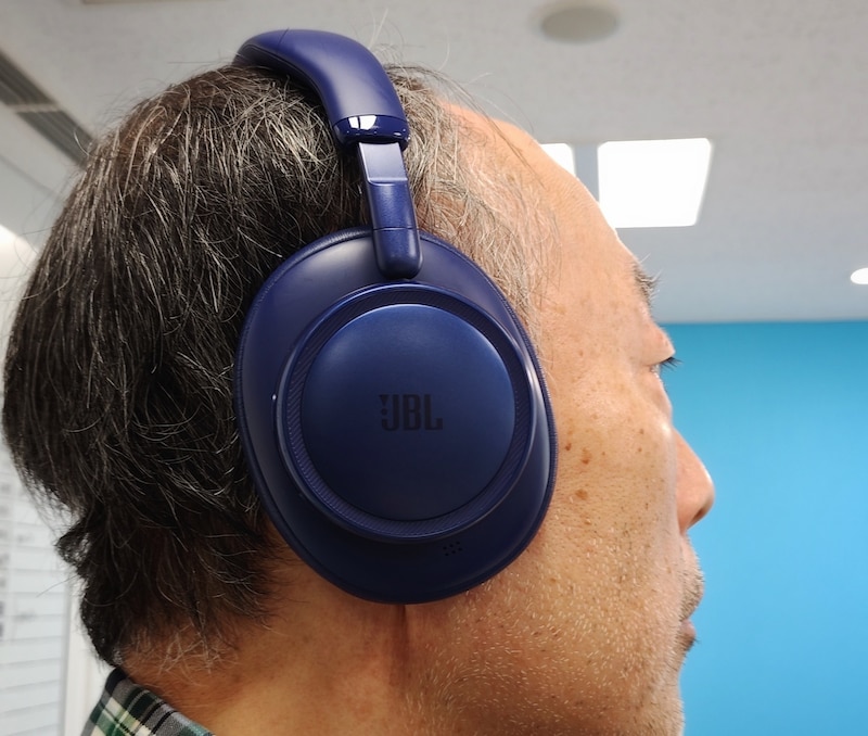 オーバーイヤーを装着例