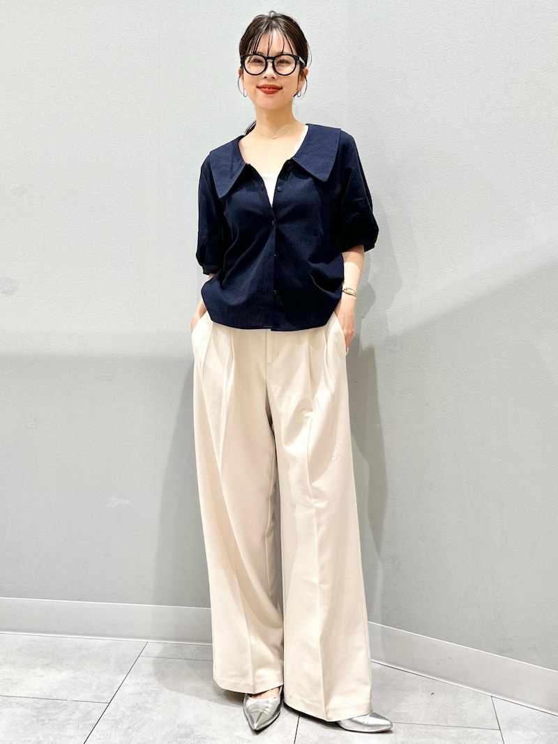 ビッグカラーが顔まわりのアクセントに　出典：StyleHint