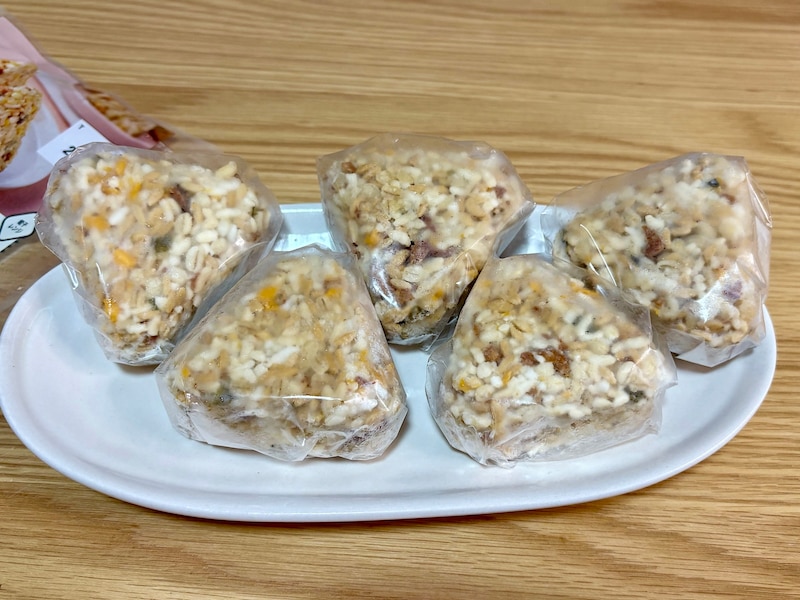  個包装のまま温めるだけで食べられて手軽！
