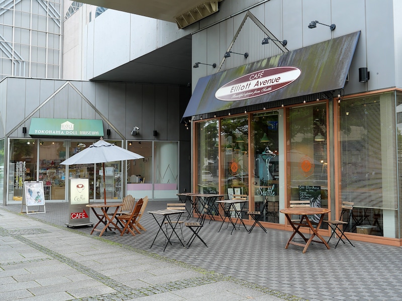 横浜人形の家 1階に2010年4月にオープン。同店を目指して全国からコーヒー好きが訪れる