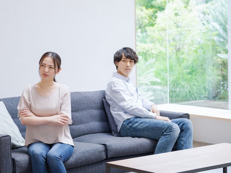 険悪な雰囲気の夫婦
