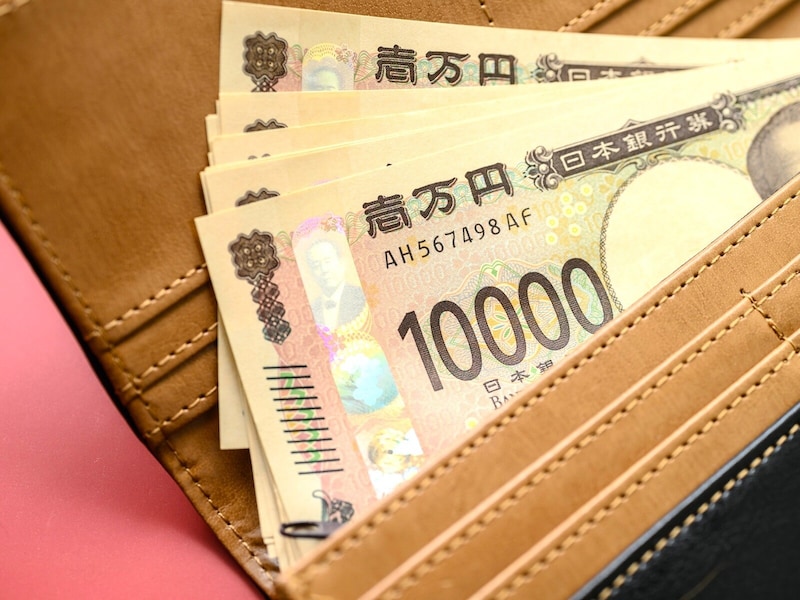 金運が活性化するお札の扱い方について解説 ※画像：PIXTA