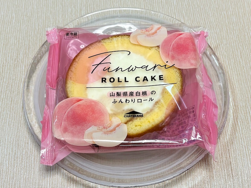 「山梨県産白桃のふんわりロール」194円（税込） 