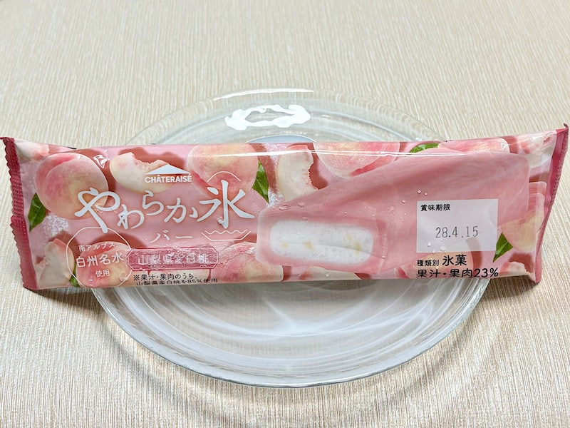 「やわらか氷バー 山梨県産白桃」1本97円／6本入496円（税込） 