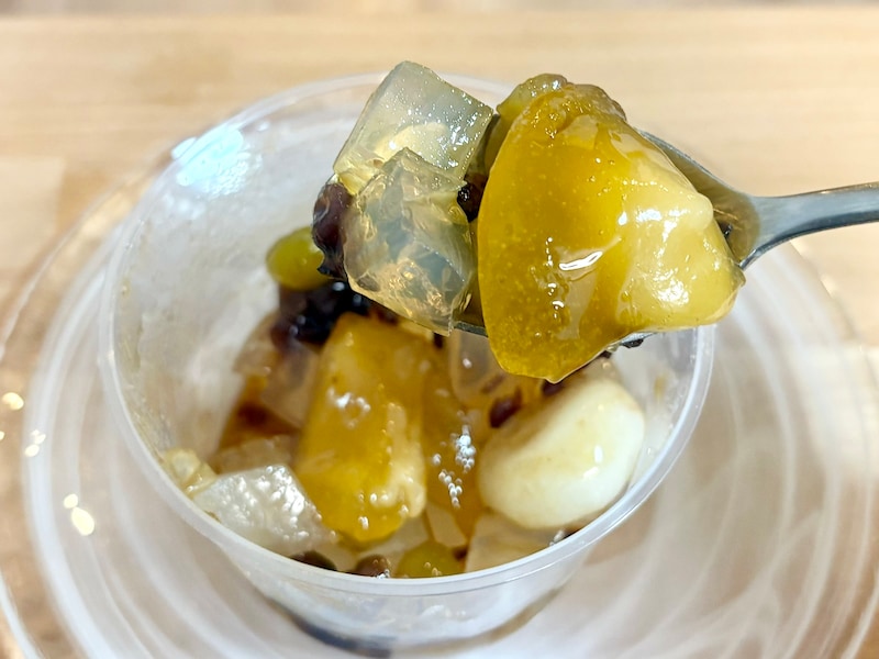 甘酸っぱい味わいが楽しめる、爽やかなあんみつは絶品！  
