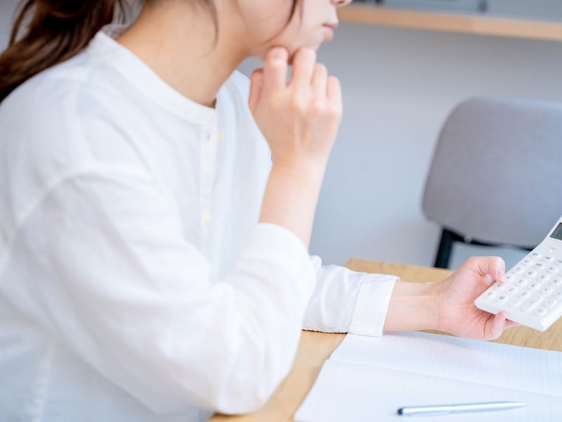 これじゃ一生貯まらない！「お金の不安」を倍増させてしまう間違った行動とは