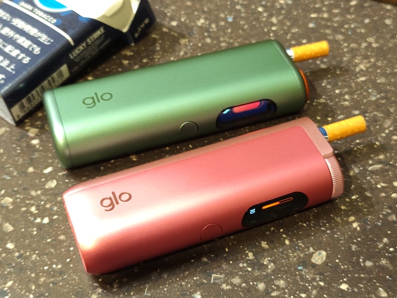 使用例（手前がglo Hyper pro、奥がglo Hyper pro+）