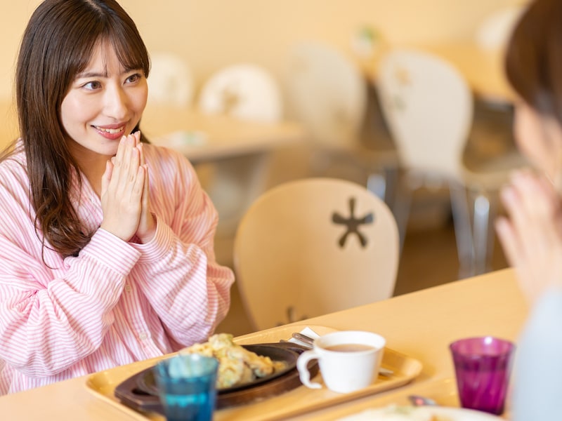 「ケチと思われたくない」が、一生貧乏を招く理由※サムネイル画像：amanaimages