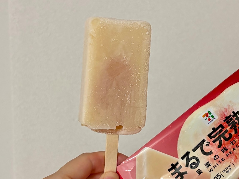 65％の桃の果汁を使用。7プレミアム「まるで」シリーズの白桃フレーバーです