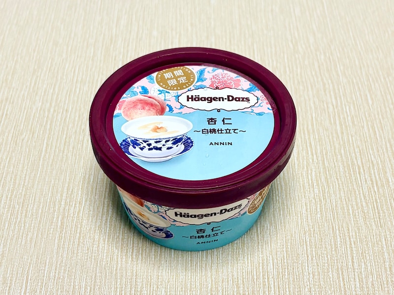 「ハーゲンダッツ ミニカップ 『杏仁～白桃仕立て～』」373円（税込） 