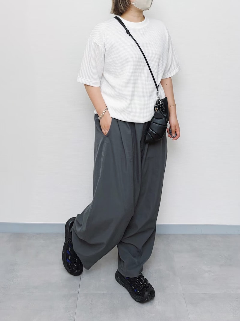 メンズのゆったりTシャツで涼しく　出典：WEAR
