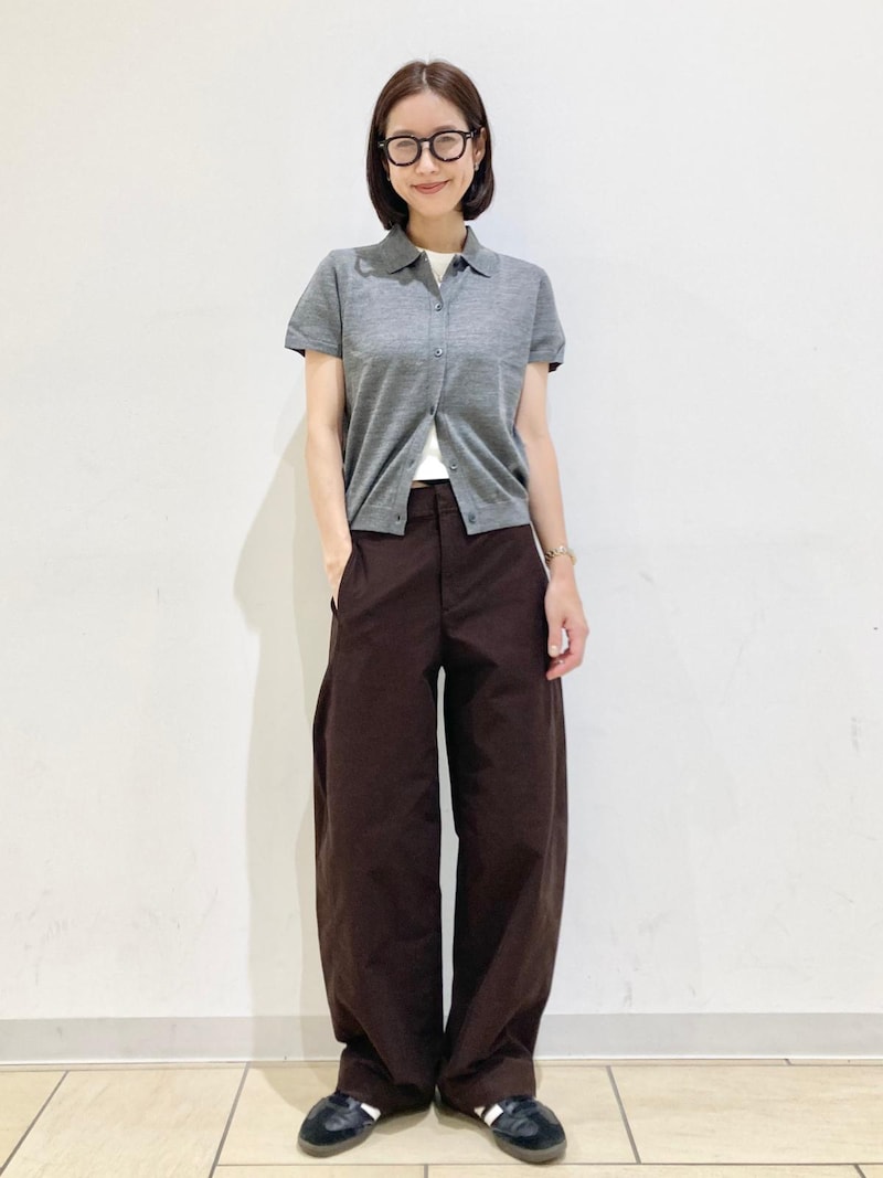 バレルシルエットのパンツともバランスよく合わせられます　出典：StyleHint