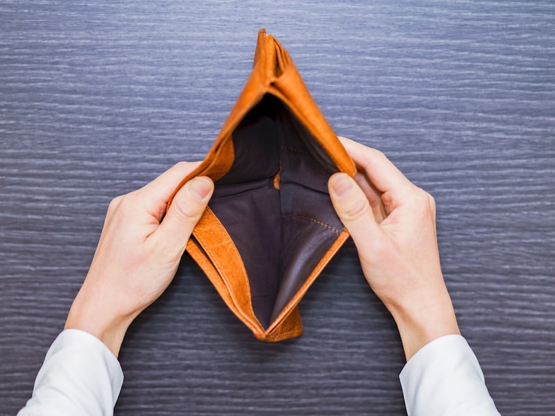金運を下げてしまう「空き財布」とは……？ ※画像：PIXTA