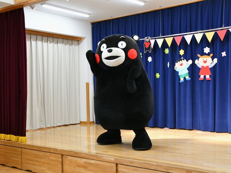 背景の飾りつけがうれしかモン