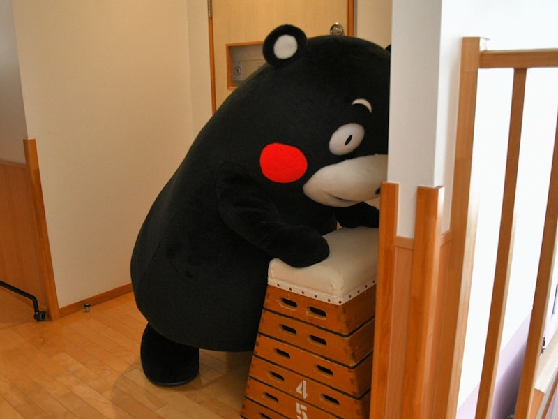 足の長さが……