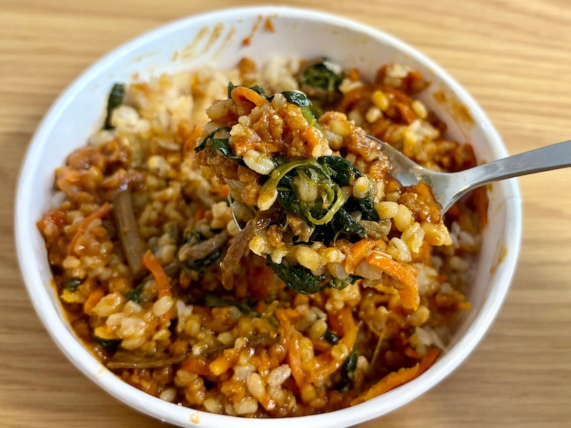 甘めのタレで食べやすいビビンパ。野菜もたっぷりとれてうれしい！