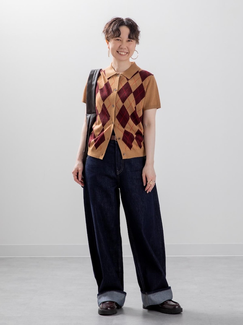 アーガイル柄の半袖ニットで秋っぽさをプラス 出典:StyleHint