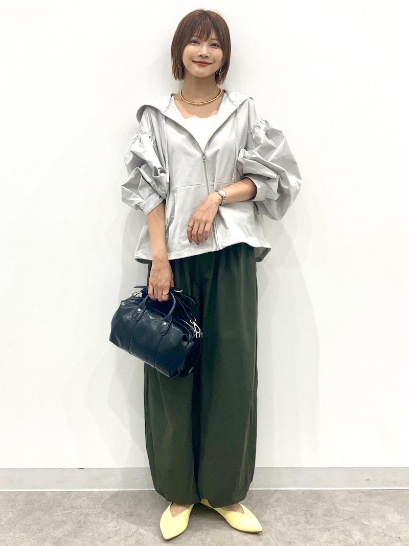 ボリュームのある袖が着こなしのポイントに　出典：StyleHint