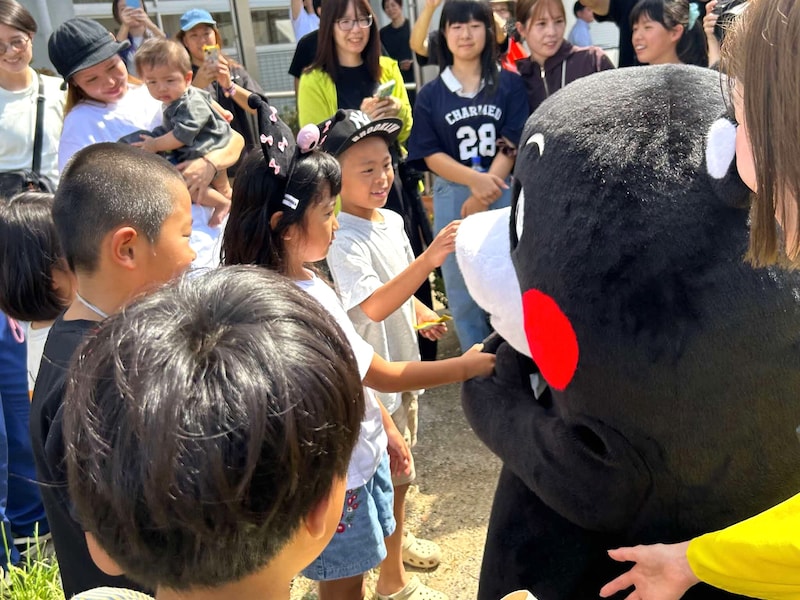 くまモンもうれしそう （画像提供：熊本県庁）