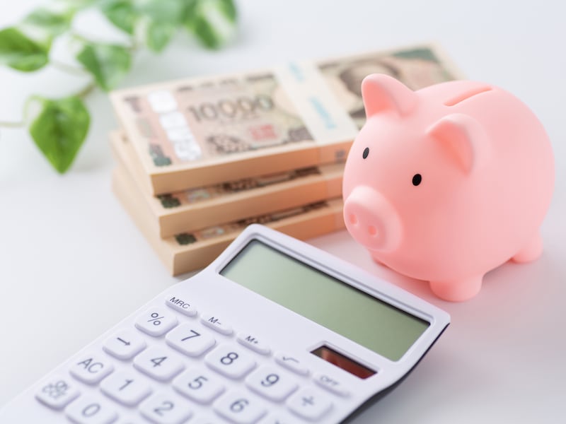年収300万円台の人は全体の何%？　※画像出典：PIXTA