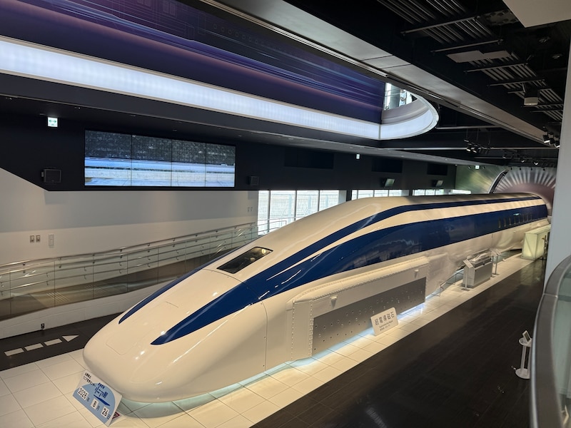 リニアの試験車両展示