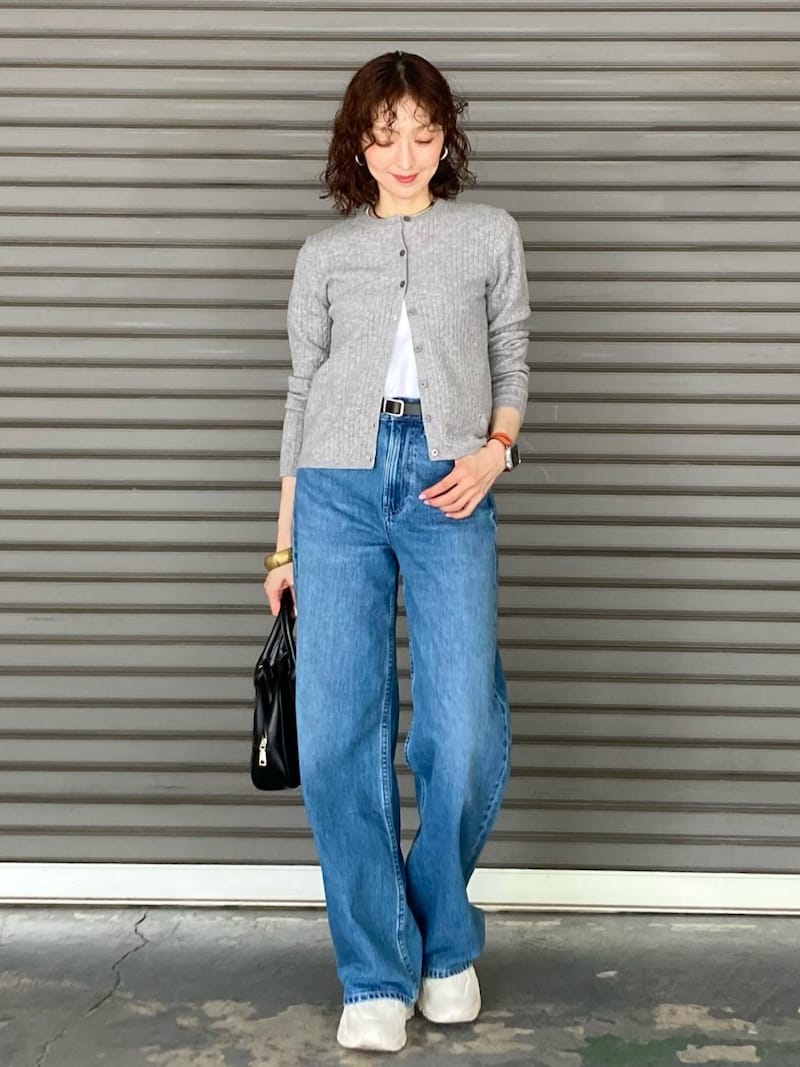 デニムを合わせてカジュアルな休日コーデにもぴったり 出典:StyleHint
