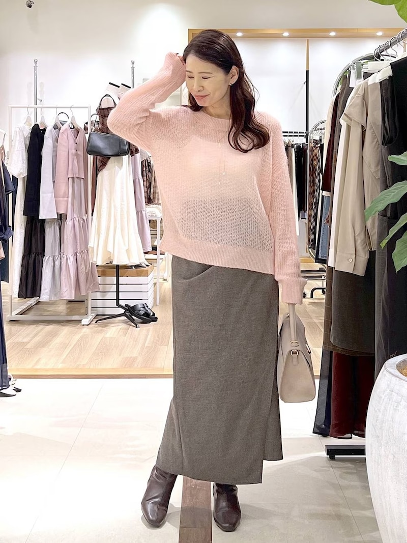 ブラウンのショート丈ストレッチブーツは万能選手 出典:WEAR