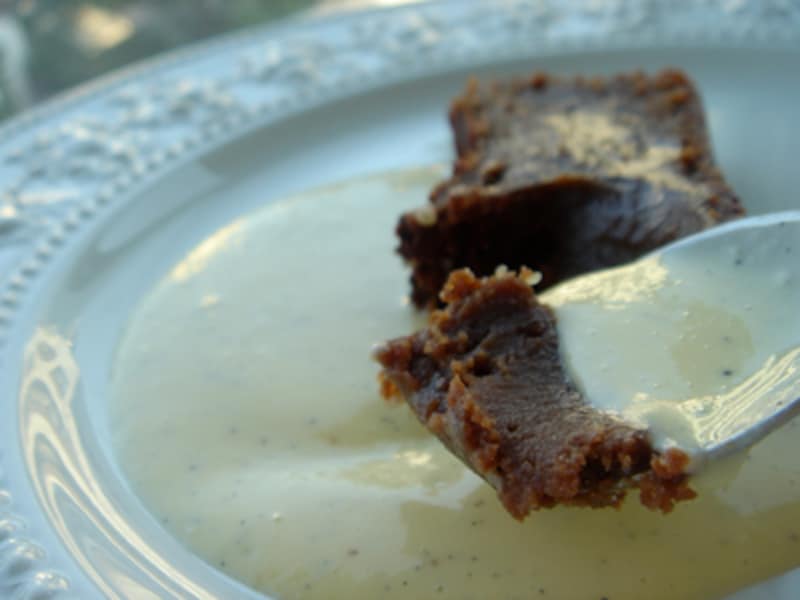 ガトーショコラ・クレームアングレーズ添え