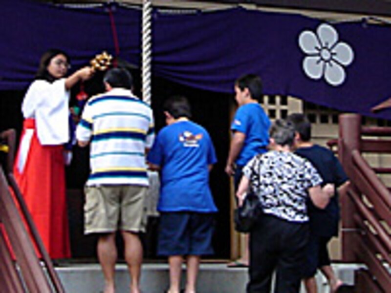 お参りはロコファミリー