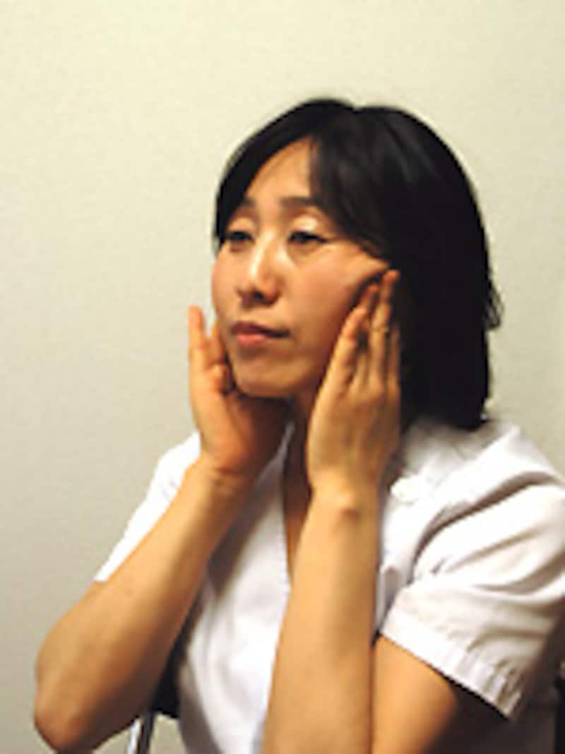 セルフヘッドマッサージ