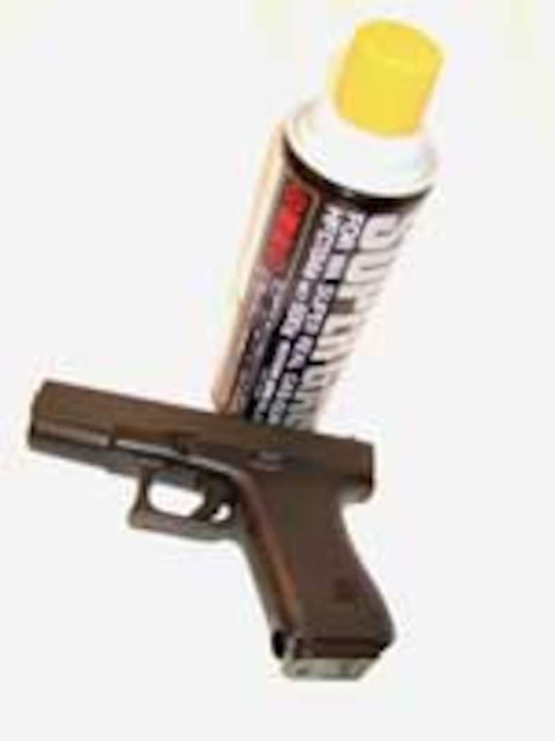 エアガンとエアガン用のガスボンベ