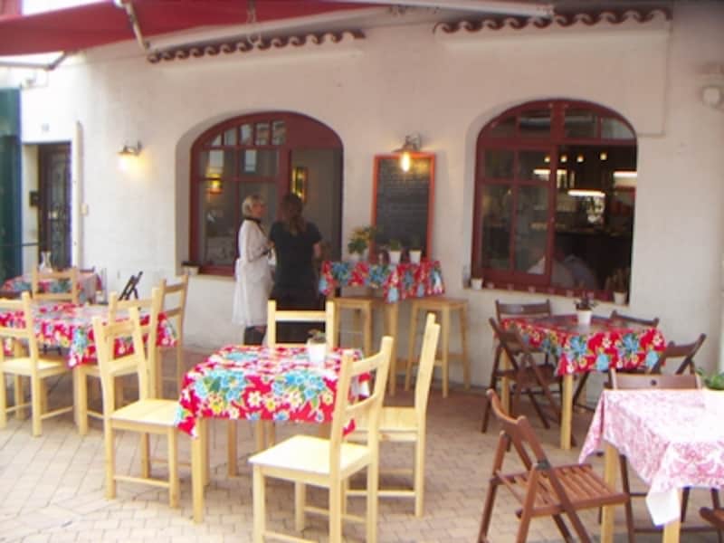 乙女心をくすぐる可愛い雰囲気のサロン・ド・テ