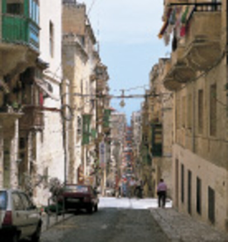 サッカー代表が対戦！マルタってどんな国？ [留学] All About