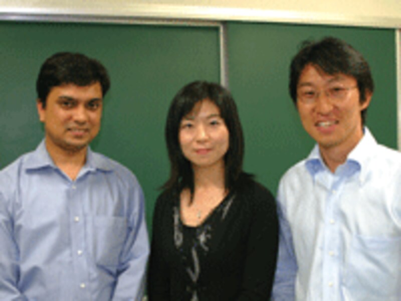 右からVital Japan代表の小田康之氏、ファシリテーションを担当した桜井敬子氏、左がインフォシス社のミッタル氏