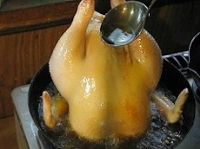 油をかけて皮をパリパリに