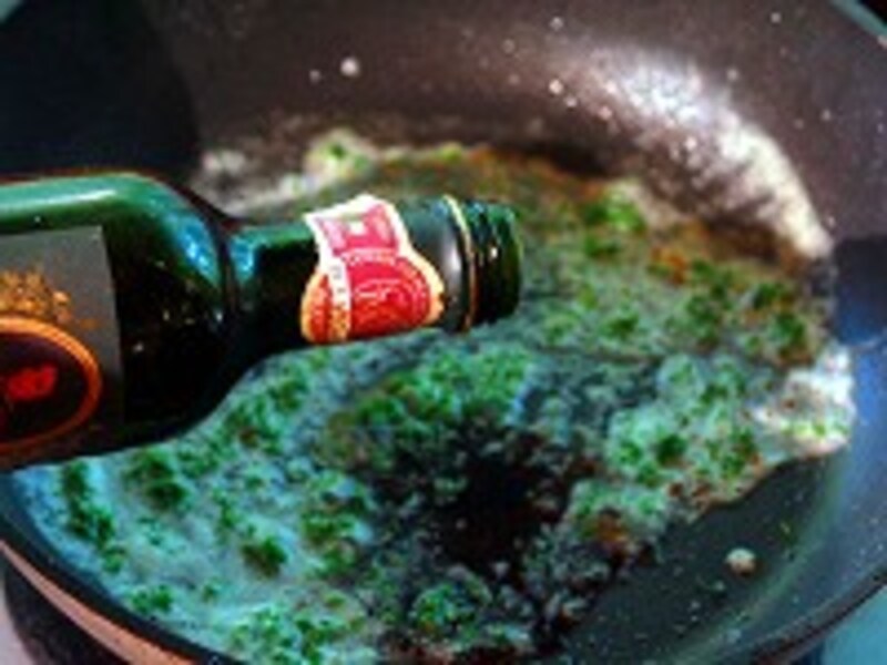 バルサミコ酢を入れます