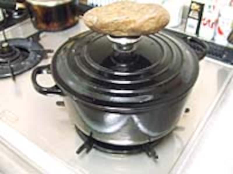保温機能をさほど使わない共働き家庭なら、鍋炊飯に変えてみるのも目からうろこ！