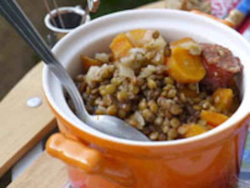 かわいいキャセロールなどがあると保存にも便利です