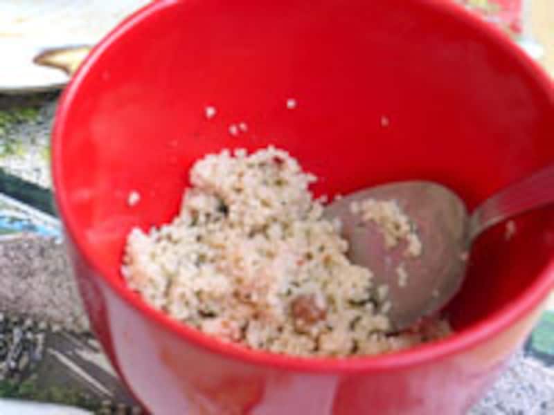 使い勝手のいいボウルや大皿があると便利です