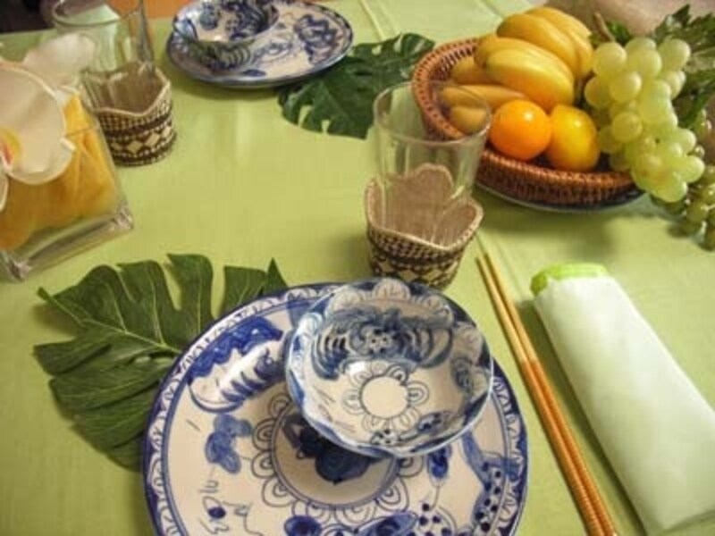 ベトナムのテーブルウェアにお箸を添えます